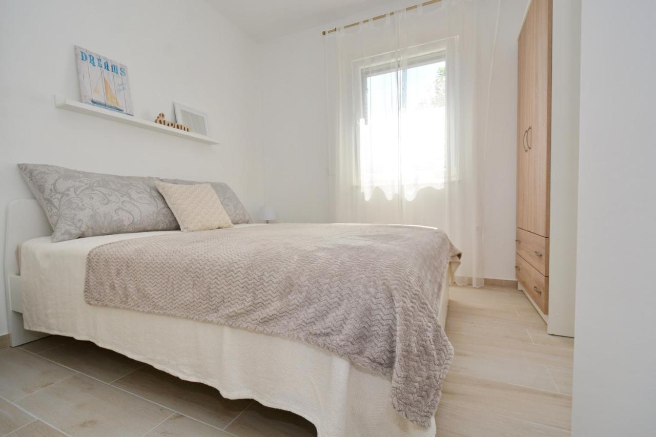 Apartments Piazza Nin Εξωτερικό φωτογραφία